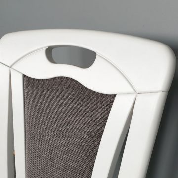 białe krzesło klose