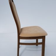 11. krzesło
