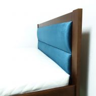 dębowe łóżko tapicerowane
