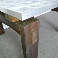 4. Drewniany stolik