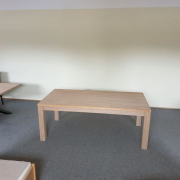 stół drewniany surowy