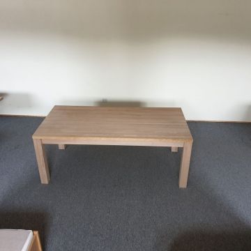 drewniany stół bukowy